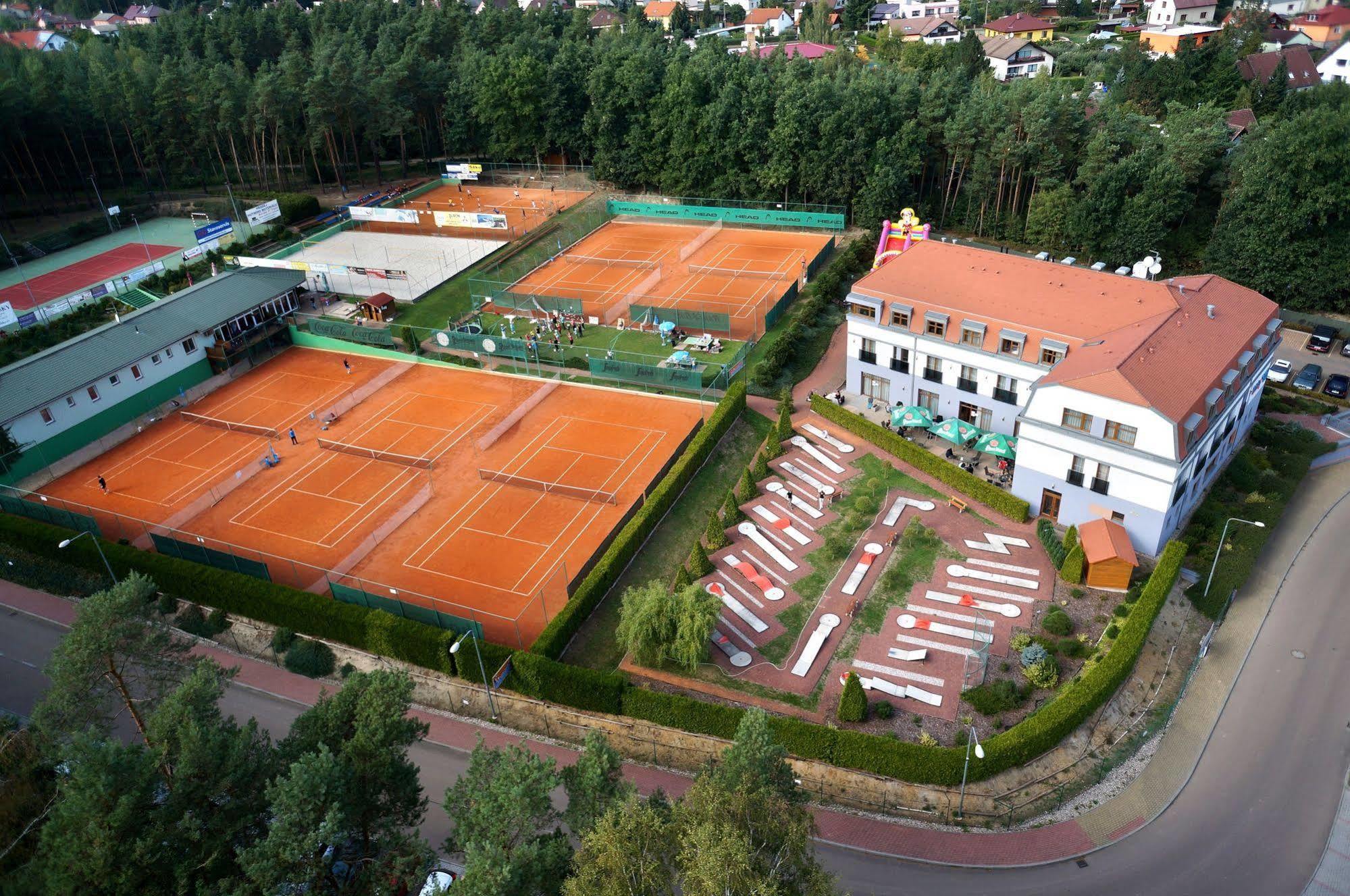 Hotel Sport Zruc Exterior photo